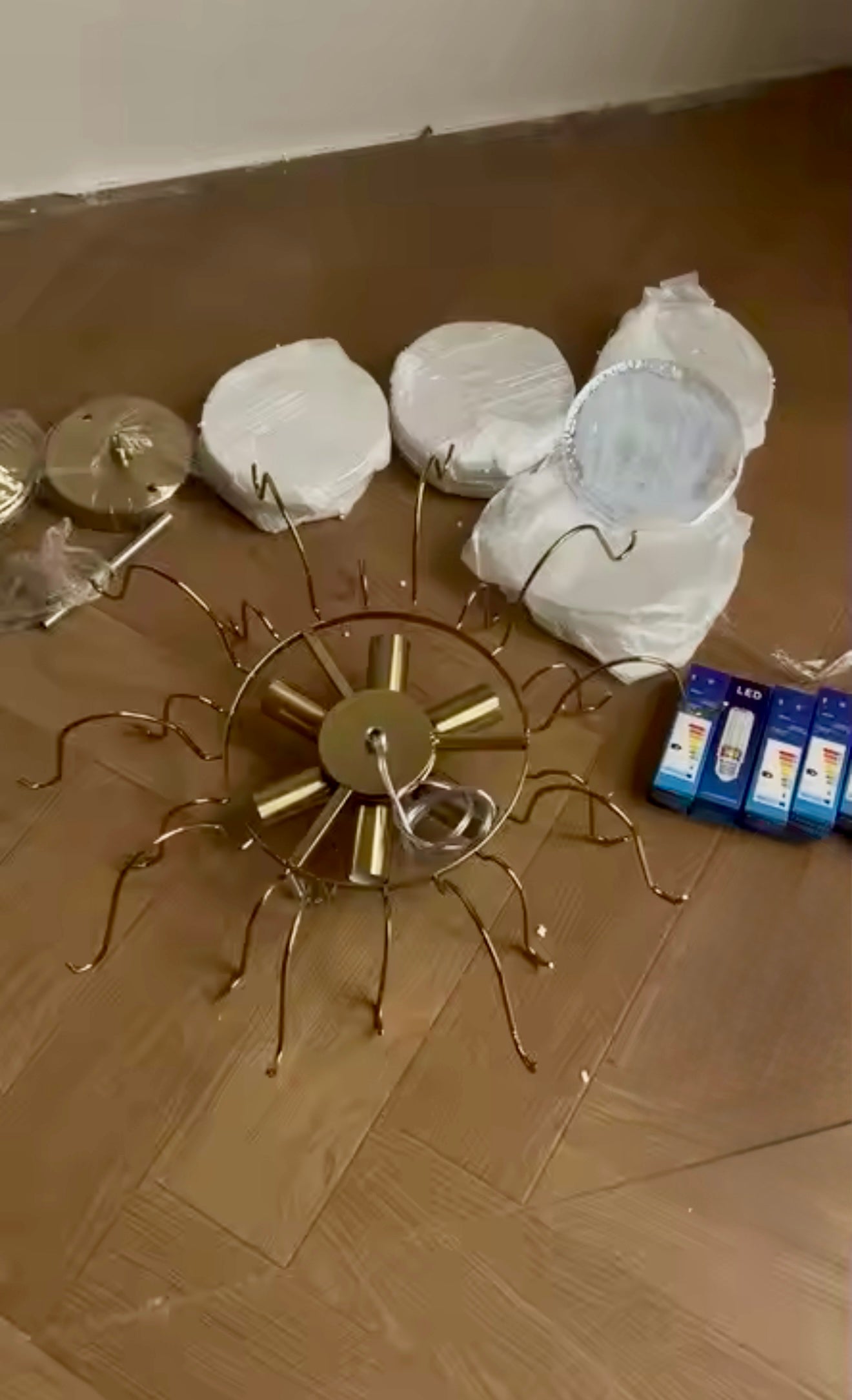 Coralia Handgefertigte Deckenleuchte aus Murano-inspiriertem Glas