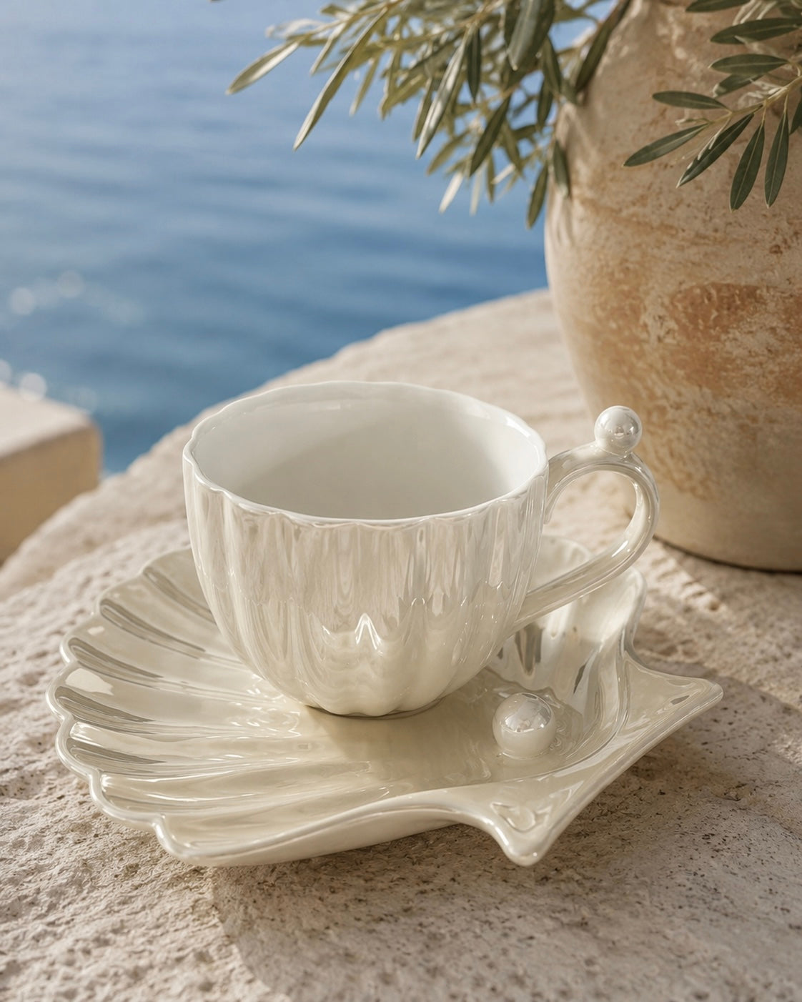 Tasse nacrée Coralia émaillée à la main avec assiette à dessert